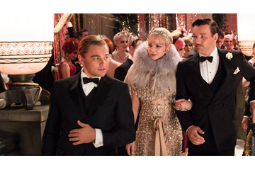 キャサリン・マーティンが「プラダ」と手掛けた華麗でポップな1920年代コスチューム 画像