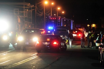 ボストン郊外で銃撃戦　容疑者1人が死亡、1人が逃走中 画像