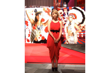 表参道ヒルズで蜷川実花写真展がスタート。「私は自分がラッキースター(笑)」 画像