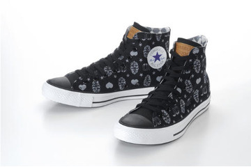 「ジョジョ」と「ALL STAR」 コラボシューズの予約開始 画像