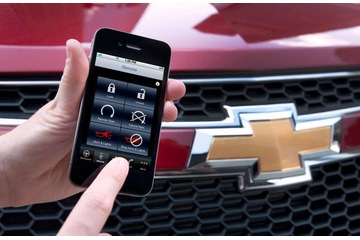 スマートフォンで自動車のドアロックやエンジン始動 画像