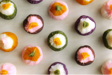 ミナ・ペルホネンとHIGASHIYAがコラボ……野花のような和菓子 画像