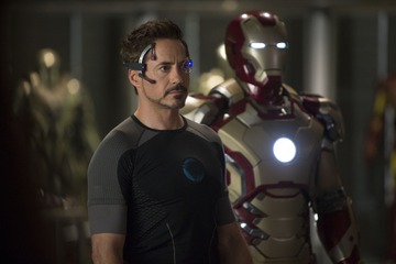 「アイアンマン3」のスリル満点ダイブシーンは実写だった! 秘蔵メイキング独占公開【動画】 画像