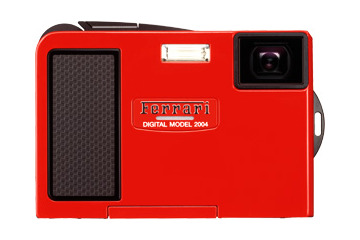 オリンパス、フェラーリ公認デジカメ「Ferrari DIGITAL MODEL 2004」を予約限定販売 画像