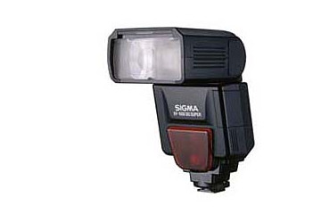 シグマ、ガイドナンバー50のデジタルカメラ対応大光量フラッシュ——ニコン i-TTL対応 画像