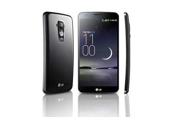 LG、曲面ディスプレイ採用の6インチスマートフォン「LG G Flex」を発表……通話時は顔にフィット 画像