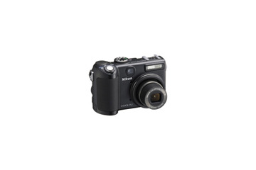 ニコン、コンパクトデジタルカメラ「COOLPIX」シリーズに高性能2モデル——1,210万画素/手ブレ補正など 画像