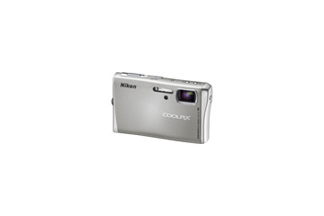 ニコン、コンパクトデジタルカメラ「COOLPIX」の新モデルに無線LAN通信機能を搭載 画像