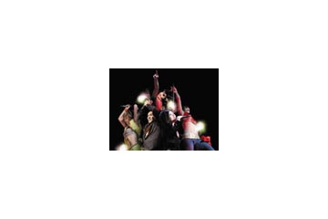 大ヒット曲「survival dAnce」ほかTRFの熱いステージ映像をお届け 画像