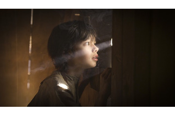フェラガモ、ファンタジー映画「ホワイト・シュー」公開 画像