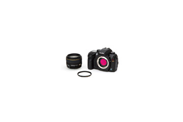 シグマ、デジタル一眼レフカメラ「SD14」の30mm F1.4レンズキット——DG UV フィルター付き 画像