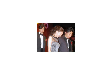 【第20回東京国際映画祭】大沢たかお、いきなり抱き上げる!?　竹内結子はセクシーに魅せる 画像