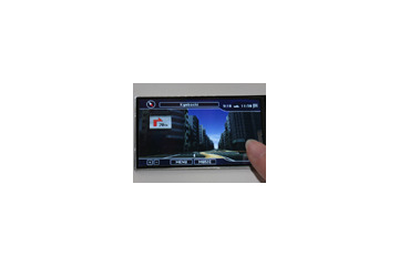 エプソン、カバー/タッチパネル一体型液晶ディスプレイを開発 画像