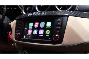 フェラーリ、Apple「CarPlay」のデモ動画を公開 画像