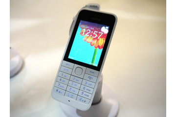 【MWC 2014 Vol.64(動画)】29ユーロの新興国向けフィーチャーフォン、Nokia 220 画像