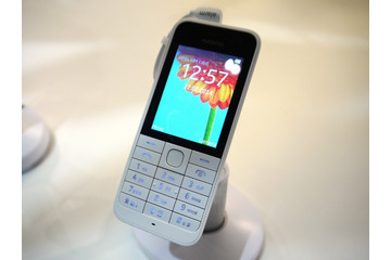 【MWC 2014 Vol.64(動画)】29ユーロの新興国向けフィーチャーフォン、Nokia 220 画像