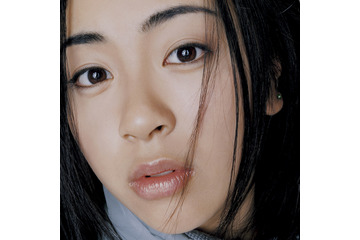 宇多田ヒカル、16歳の初ライブ映像公開! 貴重な舞台裏の映像も 画像