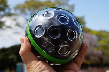 360度×360度、全天球ボール型カメラを日本公開 独パノノ 画像