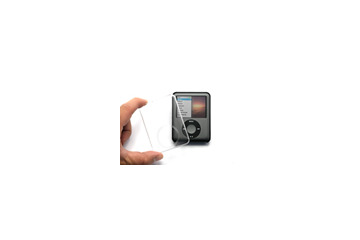 フォーカルポイント、1,680円のクリップ付き第3世代iPod nano用ハードシェルケース——シックなブラックバックを採用 画像