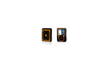 iPod nano用のカッコイイ〜ケース——ラバーとレザーの2モデル、ブライトンネット 画像