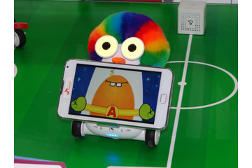 【Mobile Asia Expo 2014 Vol.21】スマホが知能を与える!子供向け学習ロボット「Albert」と「Atti」 画像