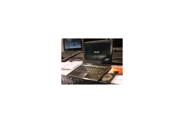 【CES 2008 Vol.14】新型Eee PC？ ではなく普通の新型PCだったASUS U2E 画像
