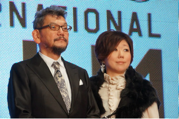 【第27回東京国際映画祭】庵野秀明＆安野モヨコ、夫婦で登場…レッドカーペット 画像