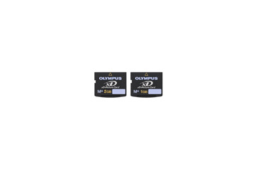 オリンパス、デジタルカメラ用記録メディア「xD-ピクチャーカード」の高速モデル——2GB/1GB 画像