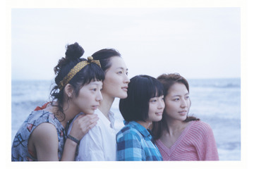 映画『海街diary』、4姉妹の場面写真が初公開! 画像