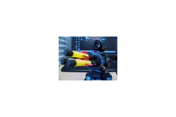 Webカメラに映った目標物にミサイル発射！　USBミサイルランチャー 画像