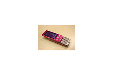 実機写真で見る本格派Cyber-shotケータイ「SO905iCS」 画像