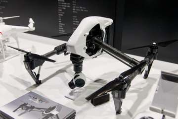 【CP+ 2015 Vol.5】DJI、4K撮影が可能な空撮ドローン「Inspire 1」をデモ 画像