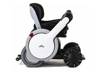 NTTドコモ、次世代電動車椅子のシェア事業を展開 画像