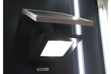 因幡電機製作所がLED防犯灯のラインナップを展示 画像