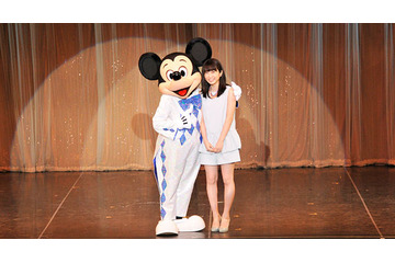志田未来、ミッキーマウスとの共演に大興奮「感激です!」 画像