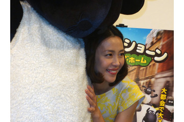 木村佳乃、報道陣に羊の鳴きまね披露! 画像