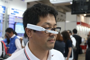 保守点検から警備用途まで……NECのウェアラブル遠隔業務支援システム 画像
