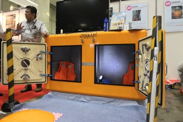 押し入れに収納にできる津波シェルター「CL-HIKARi」 画像