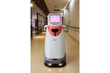 パナソニックの自律搬送ロボット「HOSPI」、シンガポールの総合病院に導入 画像