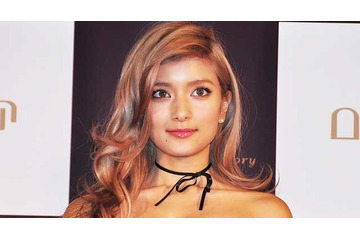 ローラ、初ハリウッド出演作『バイオハザード』最終章の役柄は“女戦士”! 画像