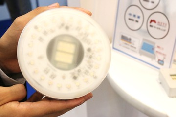 【CEATEC 2015】センサー付きLED照明で高齢者に寄り添う見守りシステム 画像
