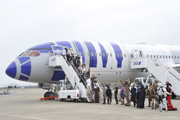 『スター・ウォーズ』が空を飛ぶ！ ANAの「R2-D2」ジェット機 画像