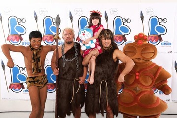 新日本プロレス・棚橋&真壁、「映画ドラえもん」で原始人役に挑戦! 画像