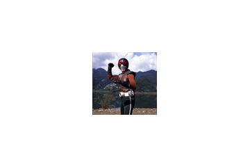 「重力低減装置」を使って空を飛ぶ「仮面ライダー（新）」全話を 画像