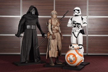「スター・ウォーズ」のアートが東京に集結!等身大フィギュアも登場 画像