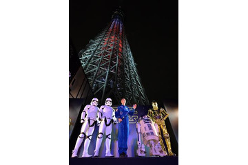 「スター・ウォーズ」本日公開！東京スカイツリーがライトセーバーに変身 画像