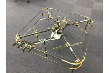 建築物のひび割れ、ドローンで補修 画像