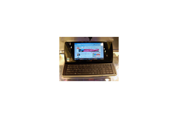 【WILLCOM FORUM & EXPO 2008 Vol.2】EXPOで長蛇の列!注目のWILLCOM D4とは 画像