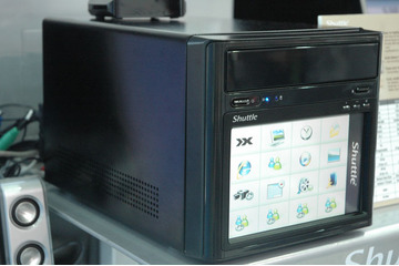 【台湾Valueを探る!〜COMPUTEX TAIPEI 2008〜】前面液晶を取り外してリモコンに!台湾Shuttleが謎のキューブPC 画像