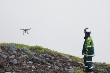 ドローンで山岳救助!エンルートと浜松医大が富士山で実証実験 画像